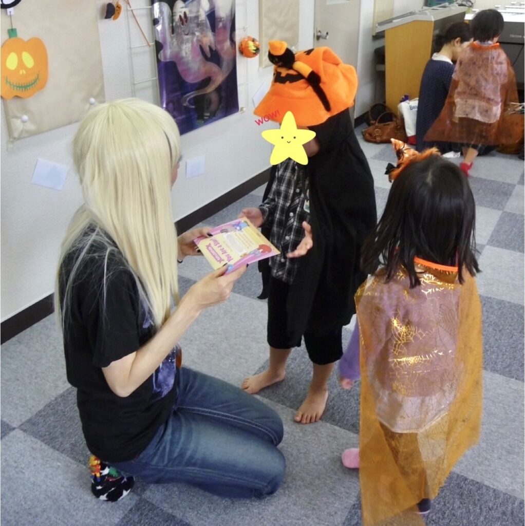 兵庫県豊岡市の英会話教室『UL English School』こども英会話の生徒さんの声②レッスン風景